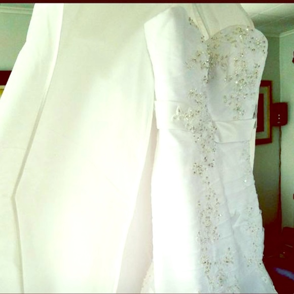 Bridal gown Brand new with tags! Camille La Vie - Picture 2 of 6